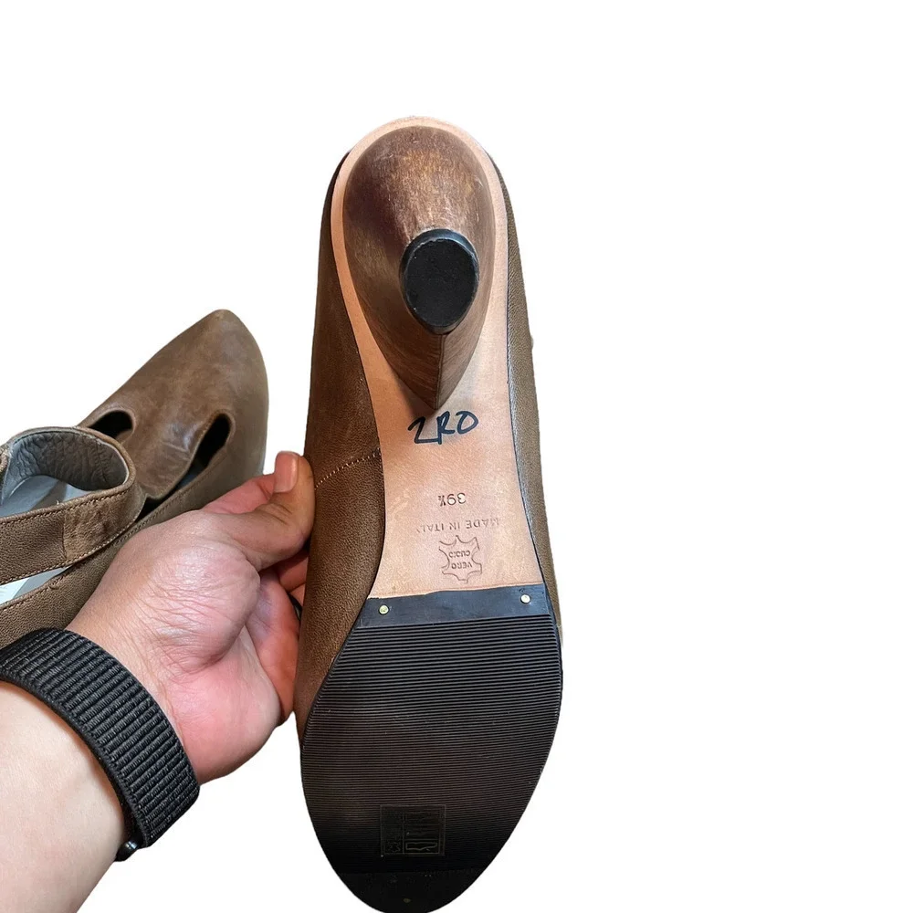 Mike & Chris Brown Leather T-Strap Platform Heels - Picture 4 of 9